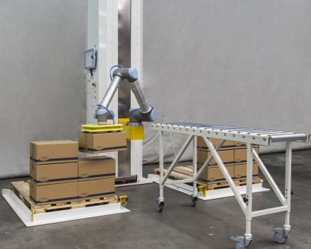 palletiser with a cobot